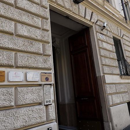 Отель Domus Clara Рим Экстерьер фото