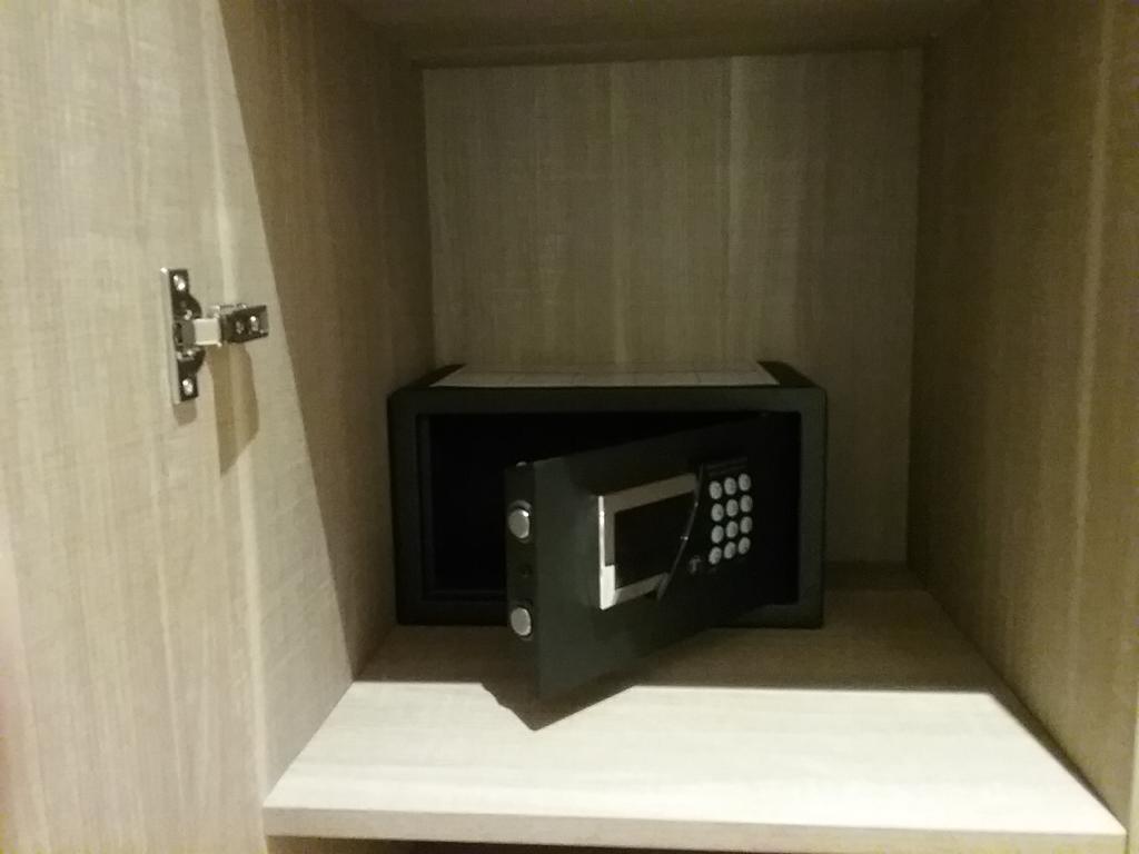 Отель Domus Clara Рим Экстерьер фото